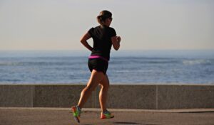 La course à pied permet à la femme enceinte de s'habituer à son ventre